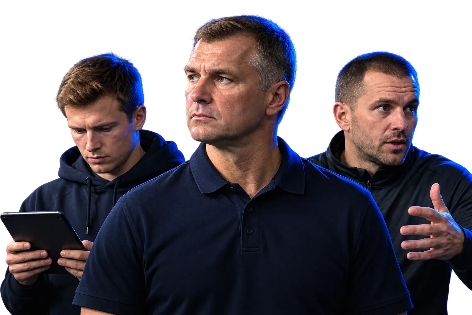 Аналитики клуба, один с планшетом